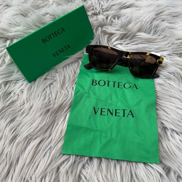 BOTTEGA VENETA BV1120S Sunglasses NWT main image 4
